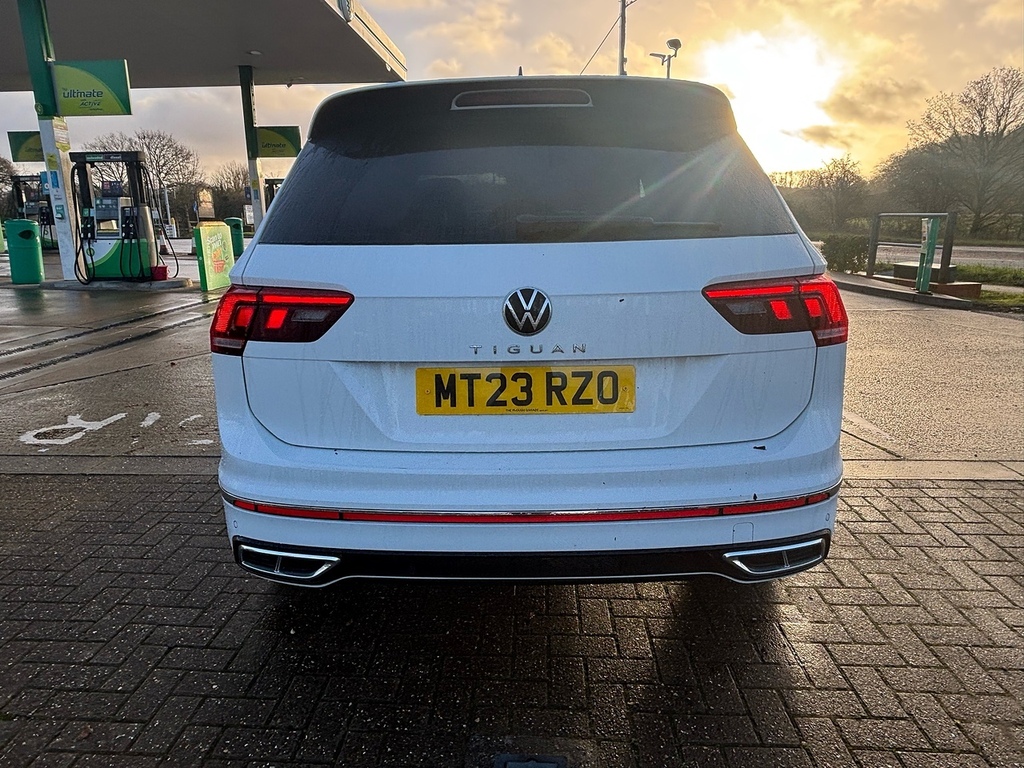 Volkswagen Tiguan 1.5 Tsi R-line Suv Dsg Euro 6 Ss 15 MT23RZO White #4