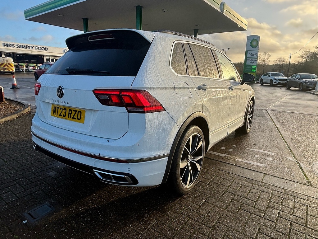 Volkswagen Tiguan 1.5 Tsi R-line Suv Dsg Euro 6 Ss 15 MT23RZO White #3
