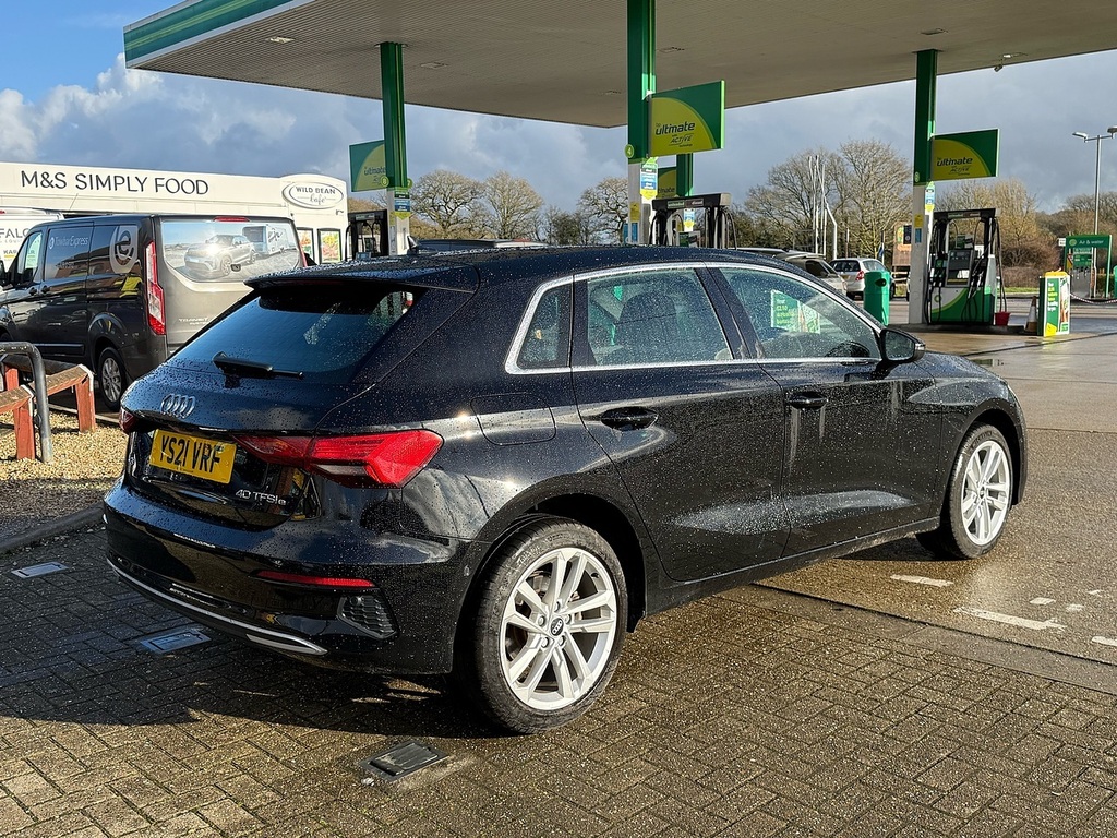Audi A3 1.4 Tfsie 40 Sport Sportback Plug-in Hy YS21VRF Black #6