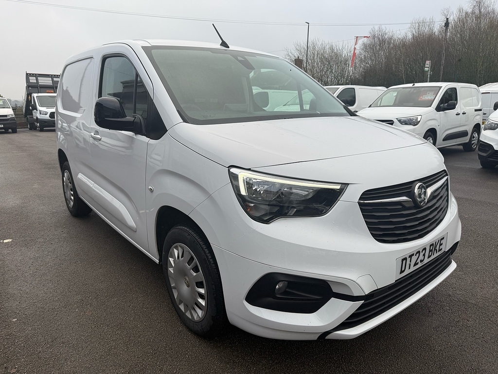 Vauxhall Combo 1.5 Turbo D 2300 Pro Swb Air Con 3 Seats Diese DT23BKE White #3