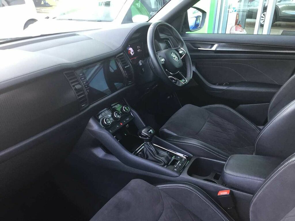 Skoda Kodiaq 1.5 Tsi Sport Line Dsg 7 Seat FN72THU Black #2