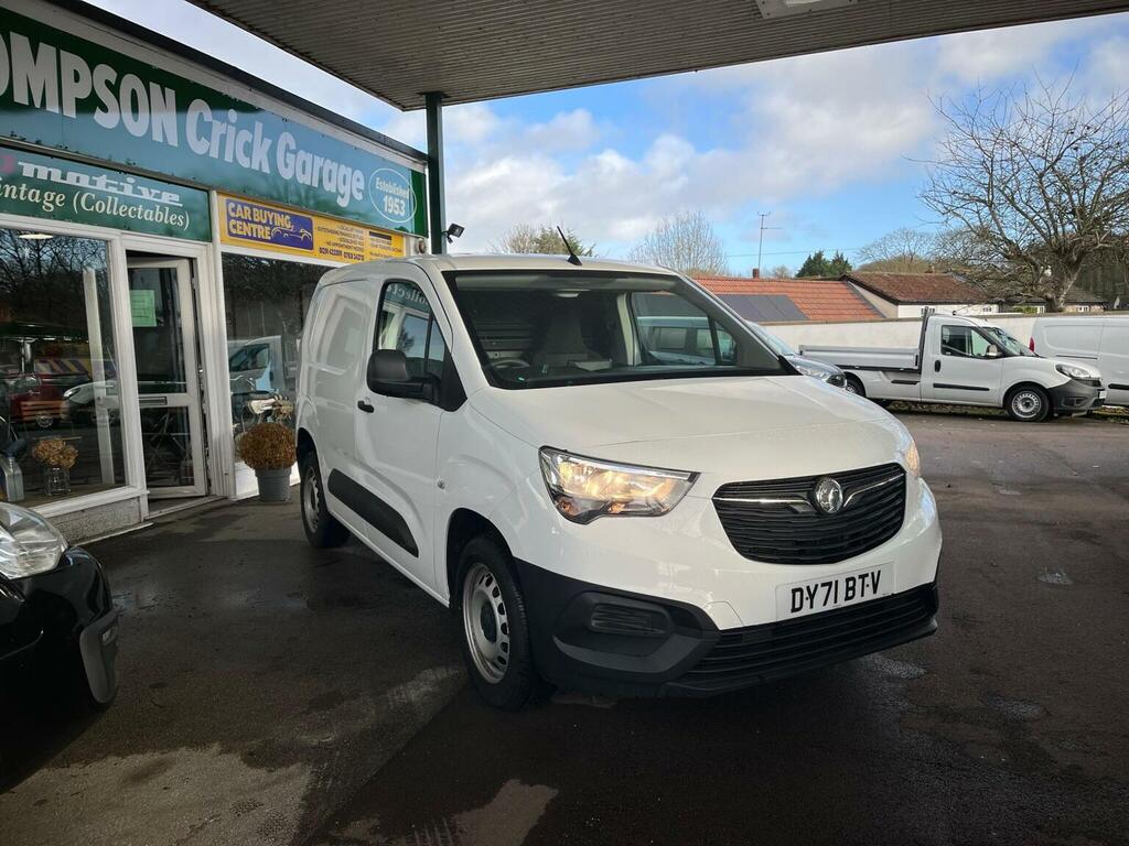 Vauxhall Combo Panel Van 1.5 Turbo D 2300 Dynamic L1 H1 Euro 6 DY71BTV White #3