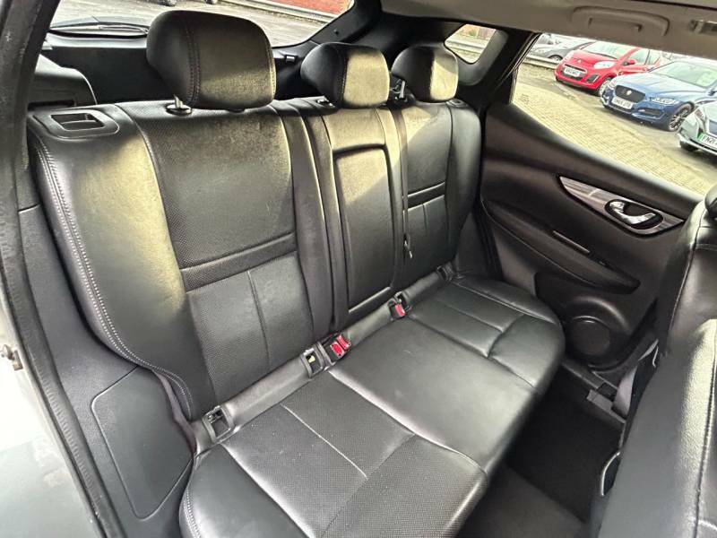 Nissan Qashqai+2 Acenta Dig-t Red #10