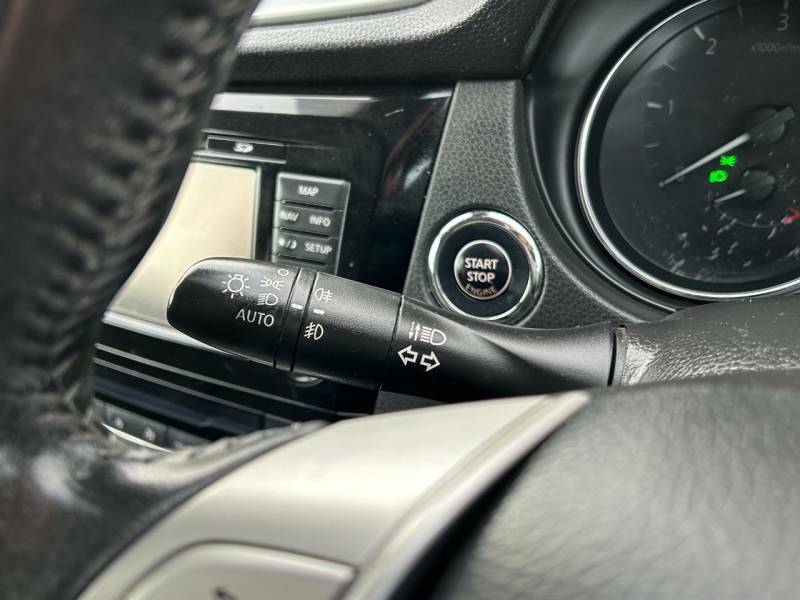 Nissan Qashqai+2 Acenta Dig-t Red #11