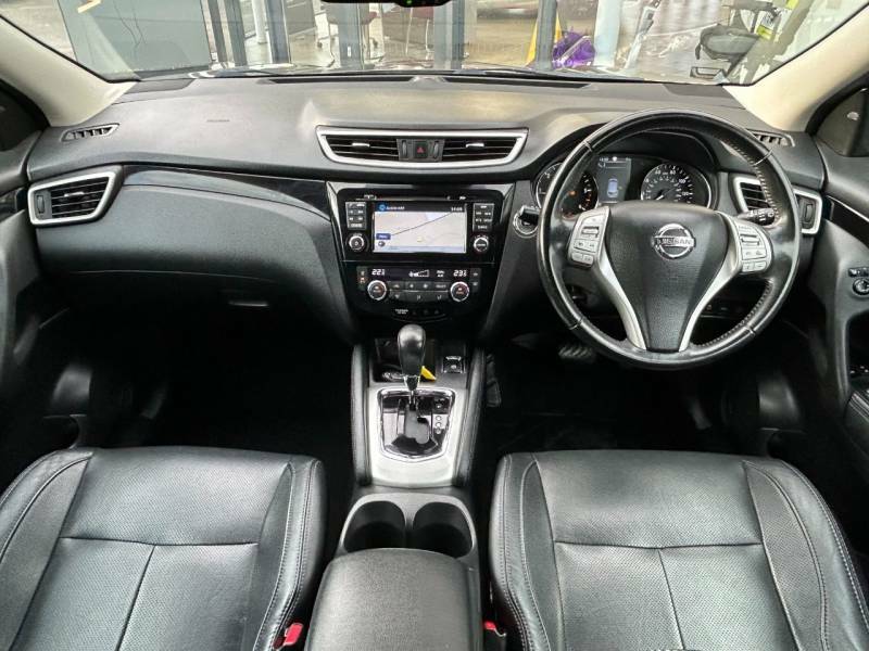 Nissan Qashqai+2 Acenta Dig-t Red #8