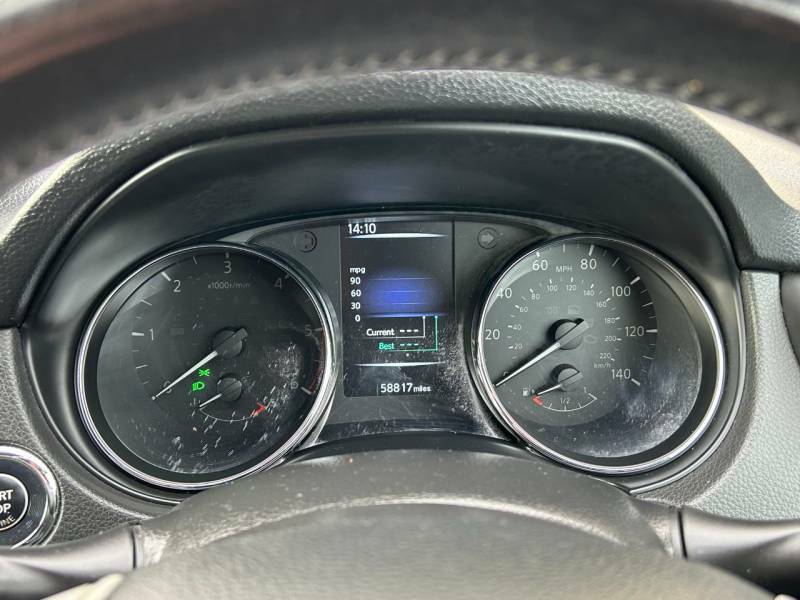 Nissan Qashqai+2 Acenta Dig-t Red #13