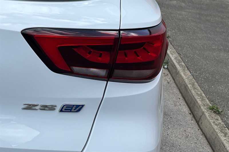 MG  61.1Kwh Trophy Long Range Estate Grey #29