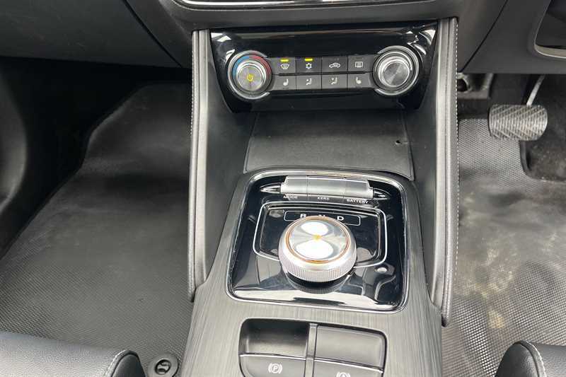 MG 44.5Kwh Exclusive Suv 143 Ps Black #38
