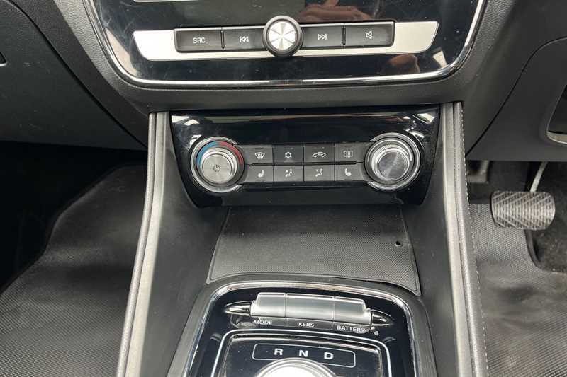 MG 44.5Kwh Exclusive Suv 143 Ps Black #15