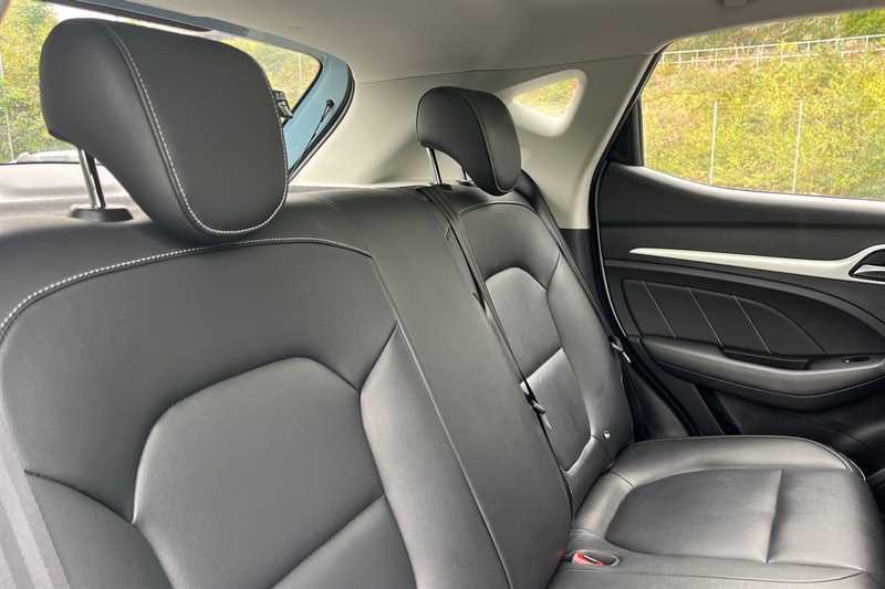MG 44.5Kwh Exclusive Suv 143 Ps Black #23