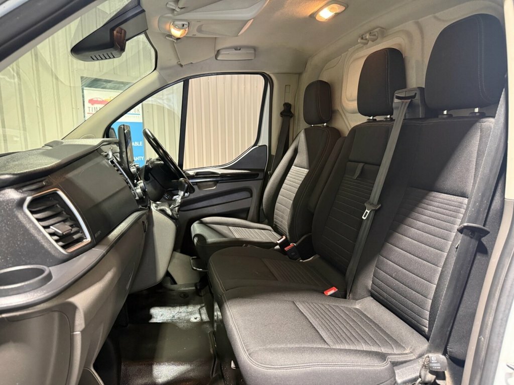 Ford Transit Custom 2L Limited HN21NBX White #3