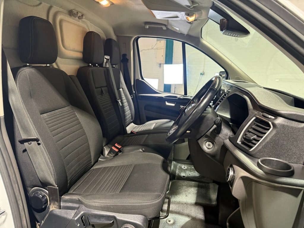 Ford Transit Custom 2L Limited HN21NBX White #4