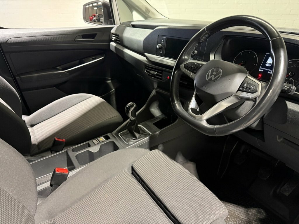 Volkswagen Caddy Maxi 2L Commerce Plus 6Dr White #3