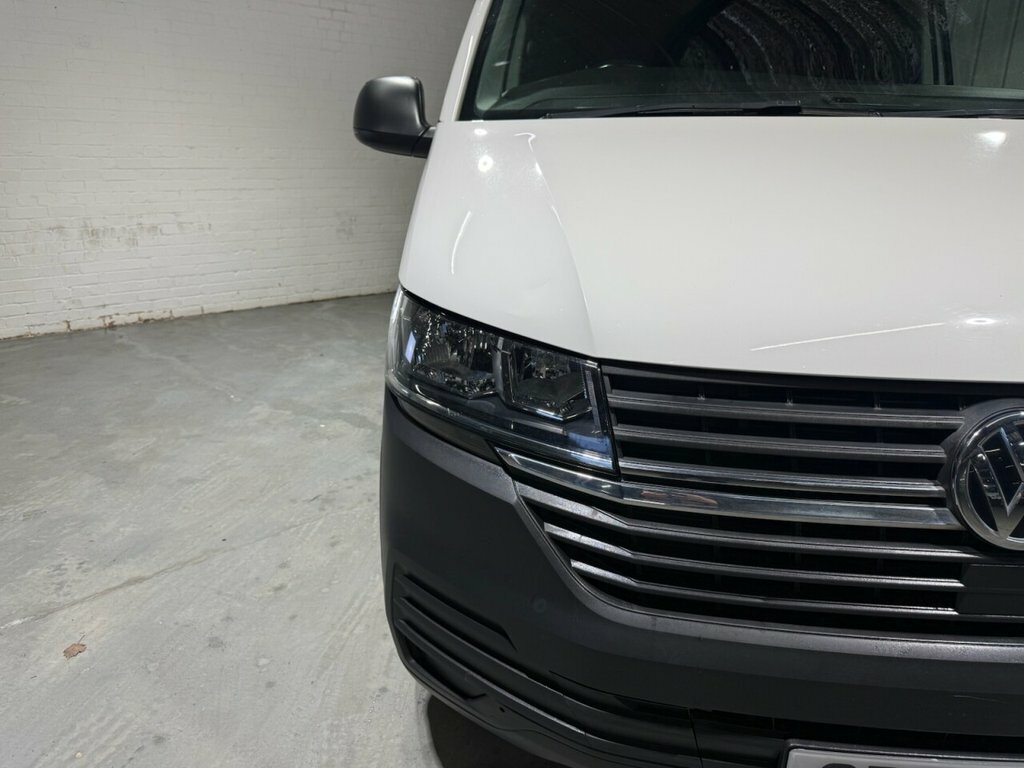 Volkswagen Transporter 2L Startline GD70FNA White #5