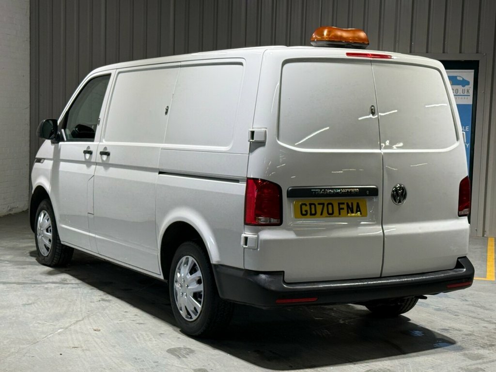 Volkswagen Transporter 2L Startline GD70FNA White #2