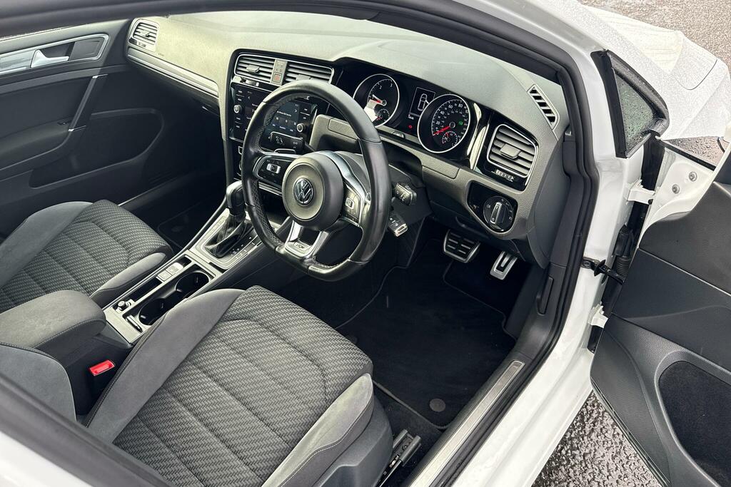 Volkswagen Golf 2.0 Tdi R-line Dsg DE69LFZ White #4