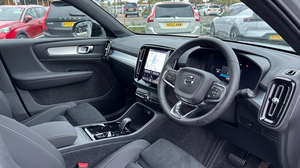 Volvo XC40 Plus, B3 Mild Hybrid, Dark Climate Pack FL75WSJ Grey #4