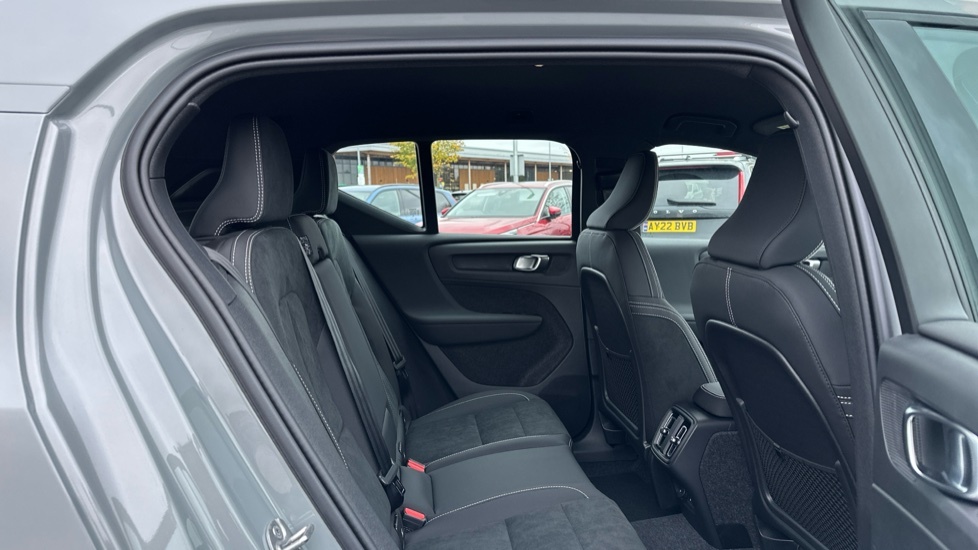 Volvo XC40 Plus, B3 Mild Hybrid, Dark Climate Pack FL75WSJ Grey #6