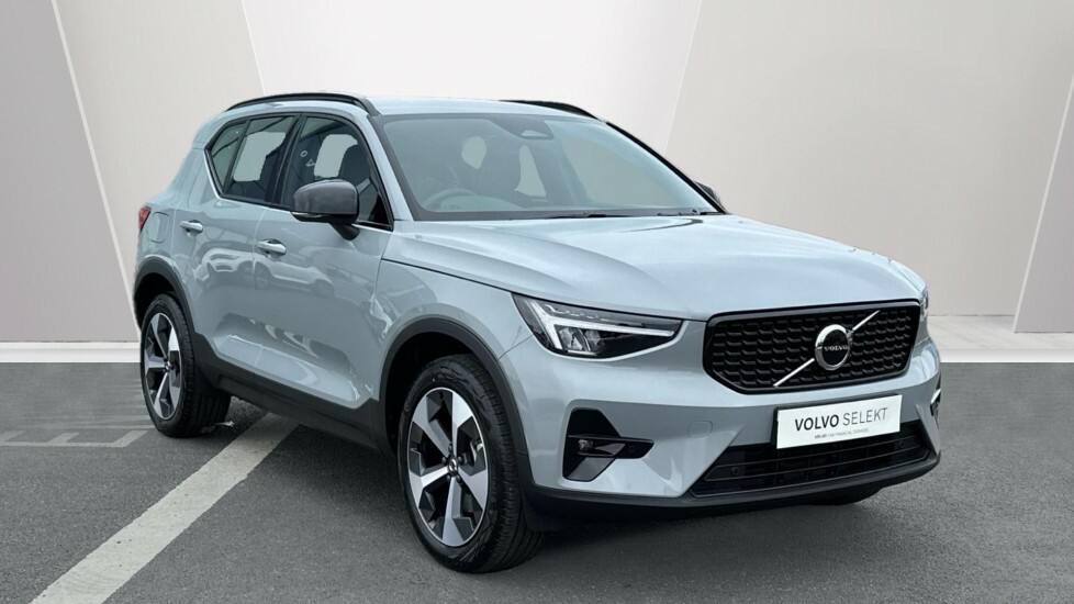 Volvo XC40 Plus, B3 Mild Hybrid, Dark Climate Pack FL75WSJ Grey