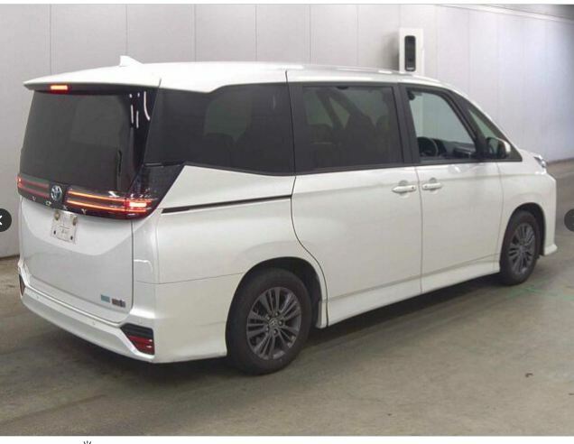 Toyota Voxy Mpv Purple #2