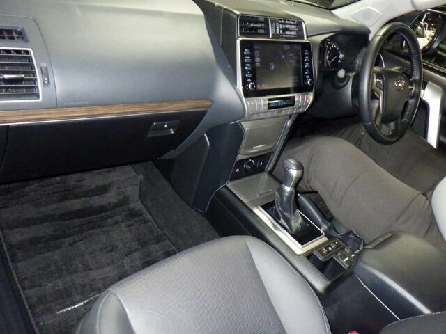 Toyota Land Cruiser 2.7 202272 7 Seats Suv Ulez White #3