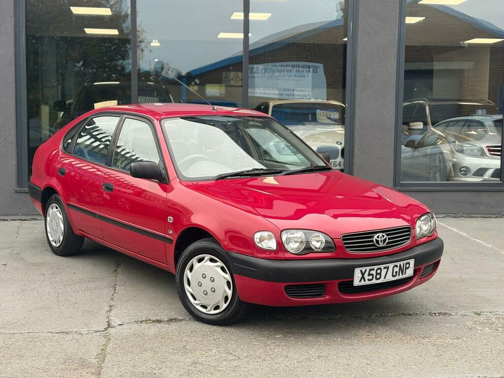 Toyota Corolla Hatchback 1.4 Vida Limited Edition 2000X Silver #3