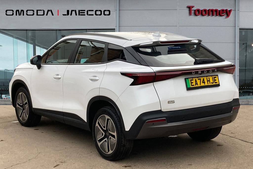 Omoda E5 61.05Kwh Comfort Suv White #3
