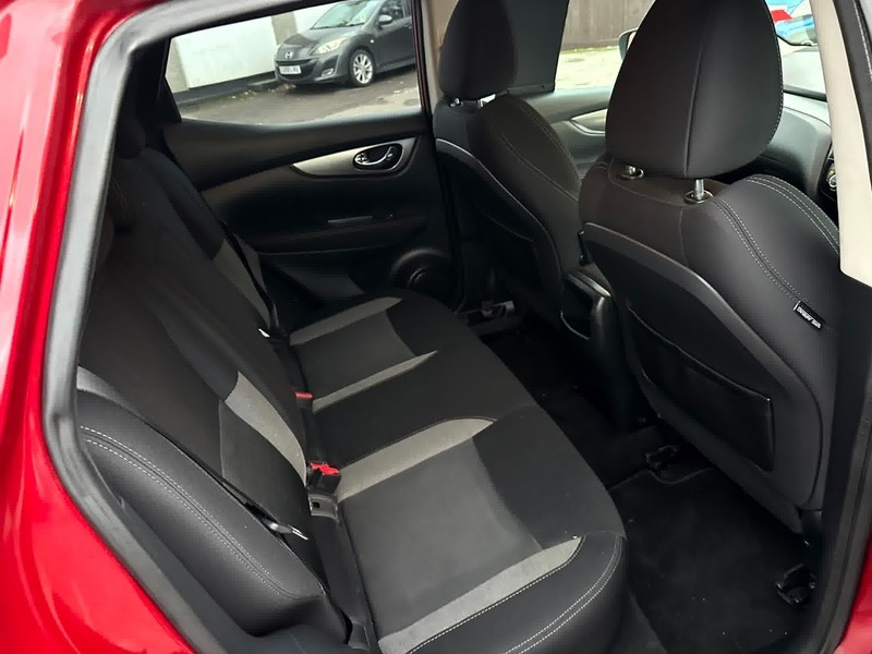 Nissan Qashqai N-connecta Dci FE18BAV Red #5
