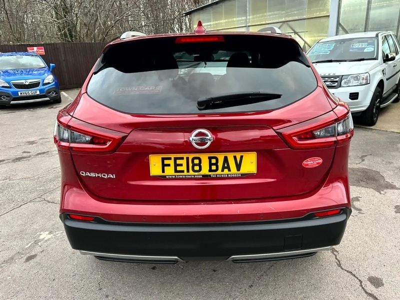 Nissan Qashqai N-connecta Dci FE18BAV Red #3