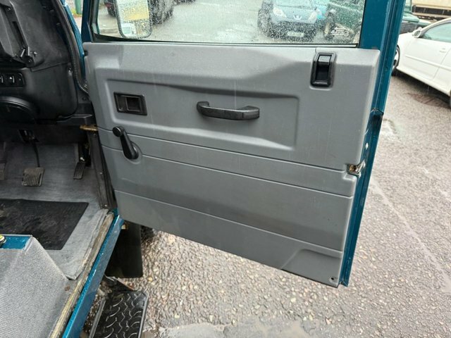 Land Rover Defender Pu Tdi 95 Green #11