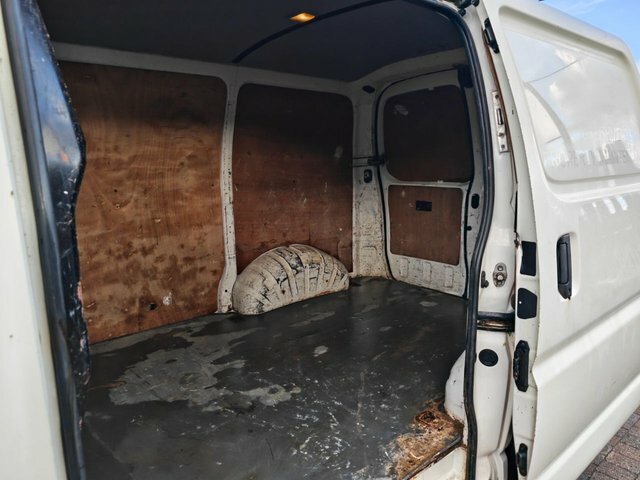 Toyota HiAce Panel Van 2.5 280 D-4d 200959 White #19