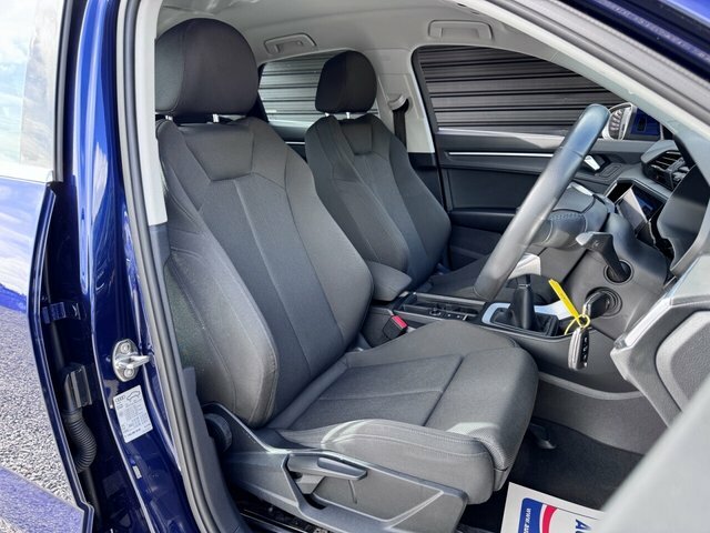 Audi Q3 1.5 Tfsi Cod 35 Sport Nav Sportback OV70VWM Blue #2