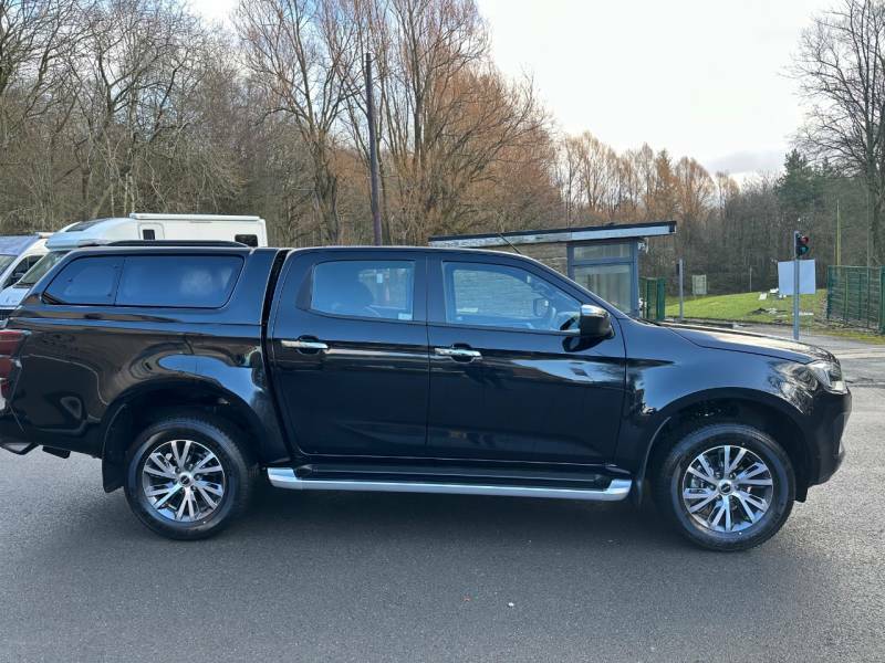 Isuzu D-Max 1.9 Dl40 Double Cab 4X4 - 2025 75 YR75NYC Black