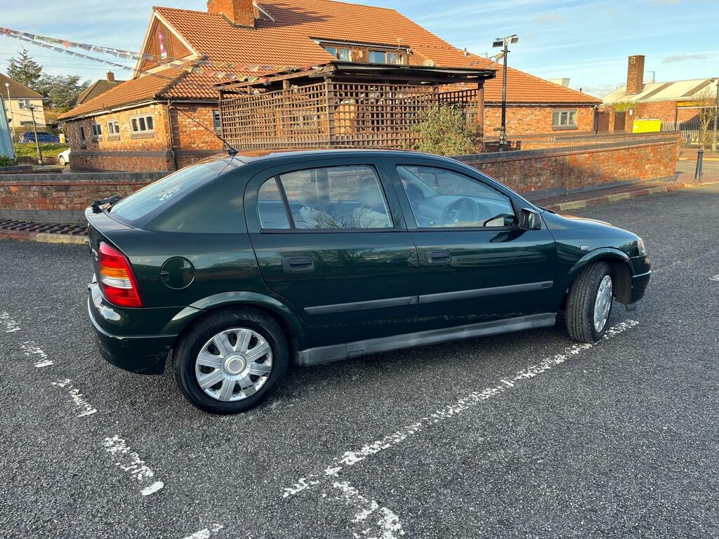 Vauxhall Astra 1.6I Club Hatchback Green #6