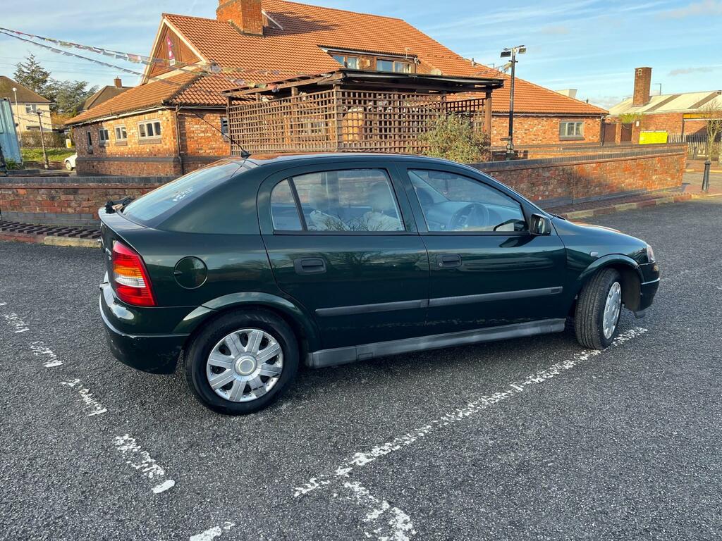 Vauxhall Astra 1.6I Club Hatchback Green #5