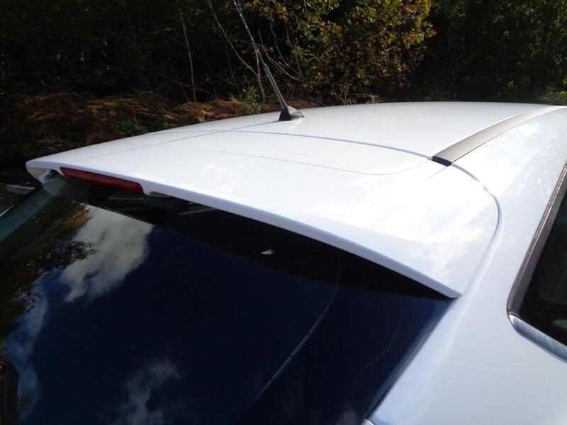 Ford Focus Titanium White #5
