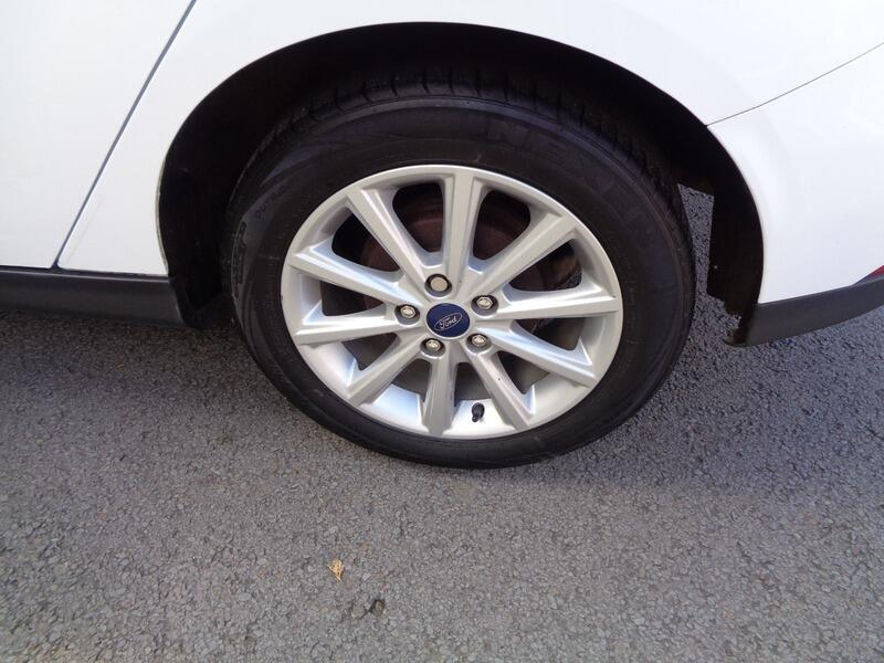 Ford Focus Titanium White #4