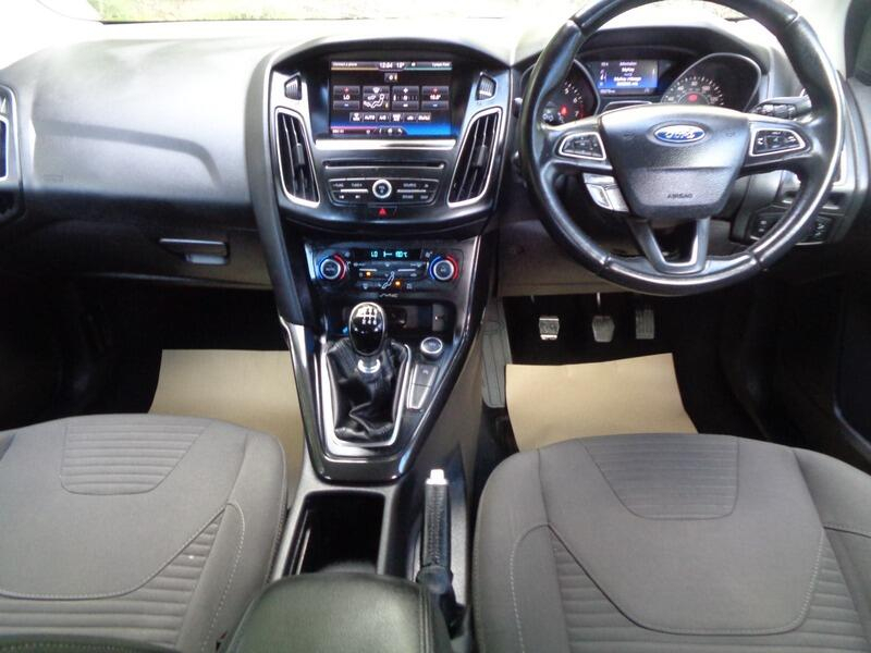Ford Focus Titanium White #6