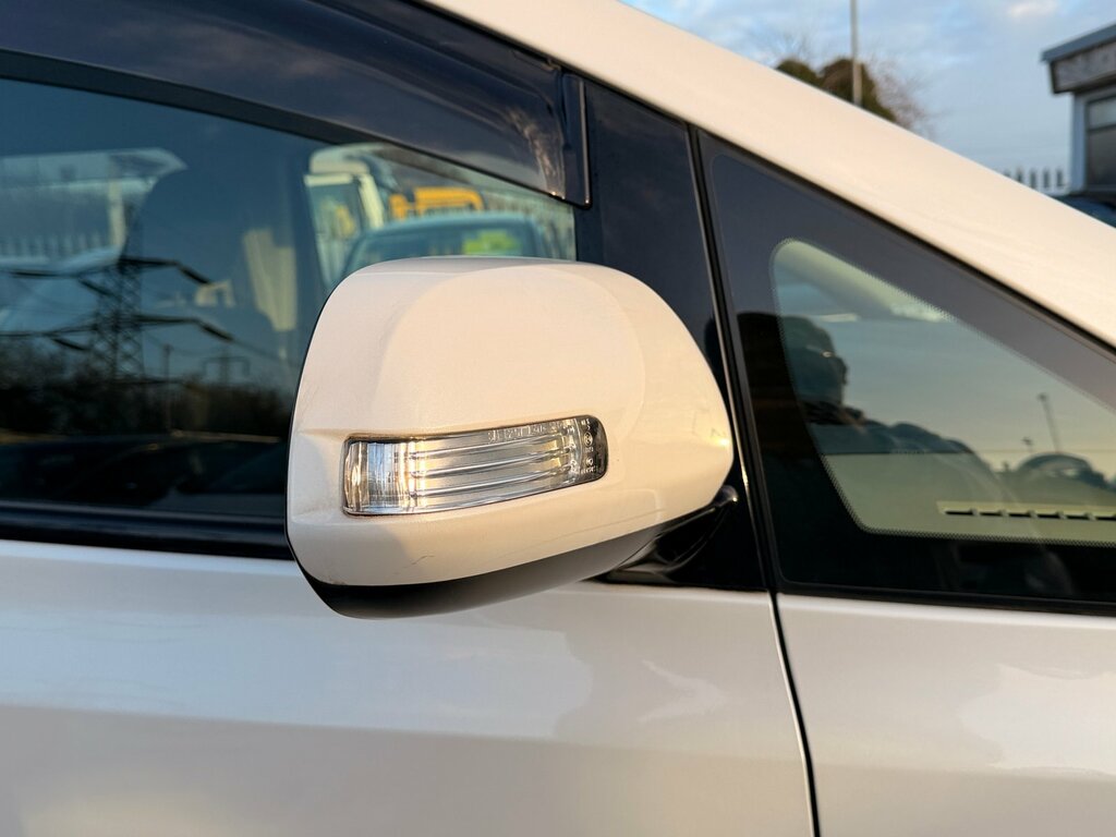 Toyota Alphard Vellfire 2.4 8 Seats Cruise Control 74000 Mil White #4