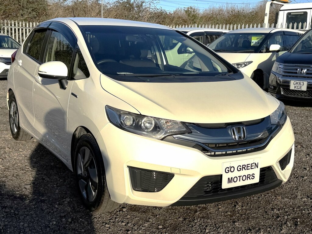 Honda Fit 1.5 Hybrid 65 000 Miles Apple Carplay White