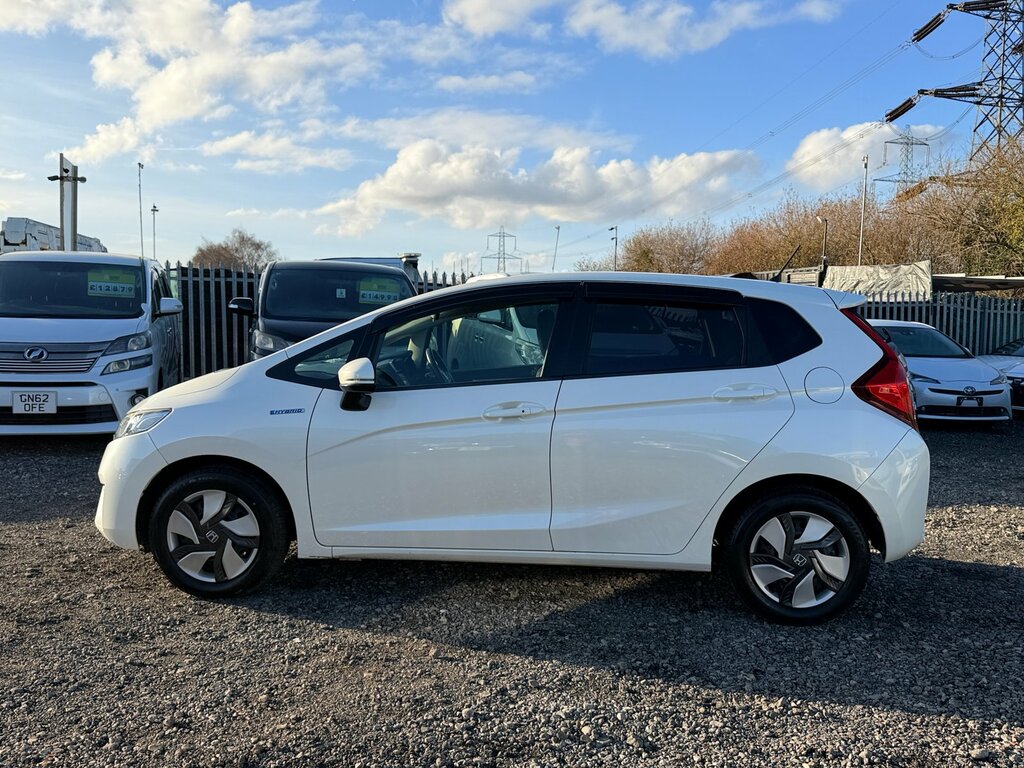 Honda Fit 1.5 Hybrid 65 000 Miles Apple Carplay White #5