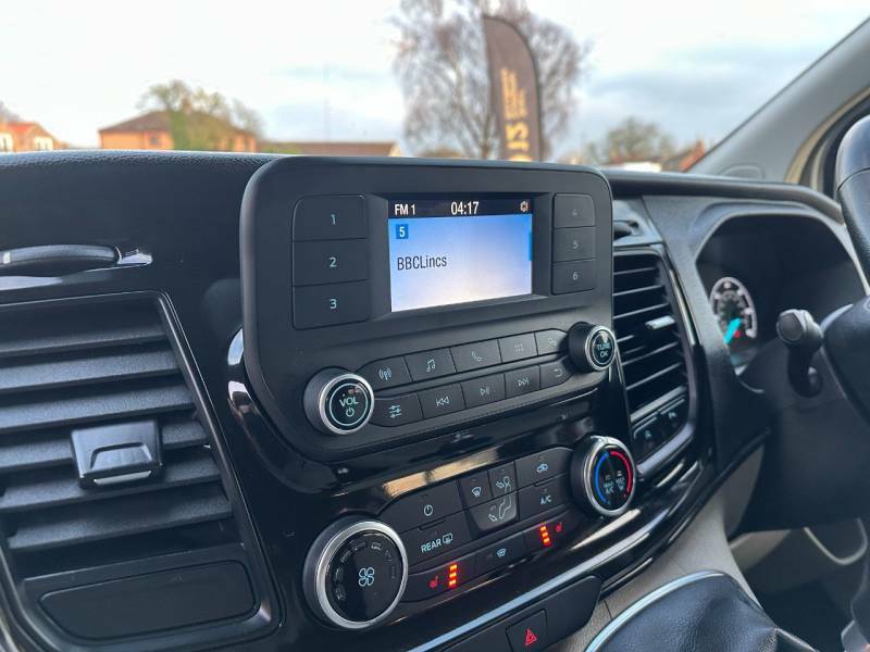 Ford Tourneo Custom 2.0 Ecoblue 130Ps 9 Seater Zetec - 2019 19 MT19EDO White #5
