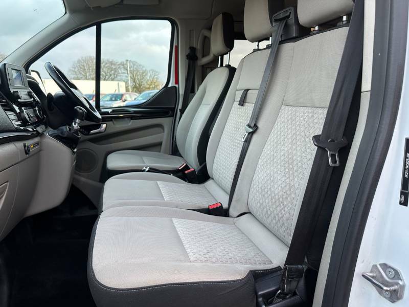 Ford Tourneo Custom 2.0 Ecoblue 130Ps 9 Seater Zetec - 2019 19 MT19EDO White #4