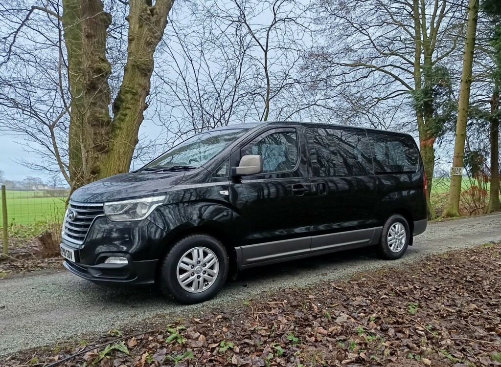 Hyundai I800 Mpv 2.5 I800 Se 2.5 Crdi 170Ps At My18 2019 Black #5