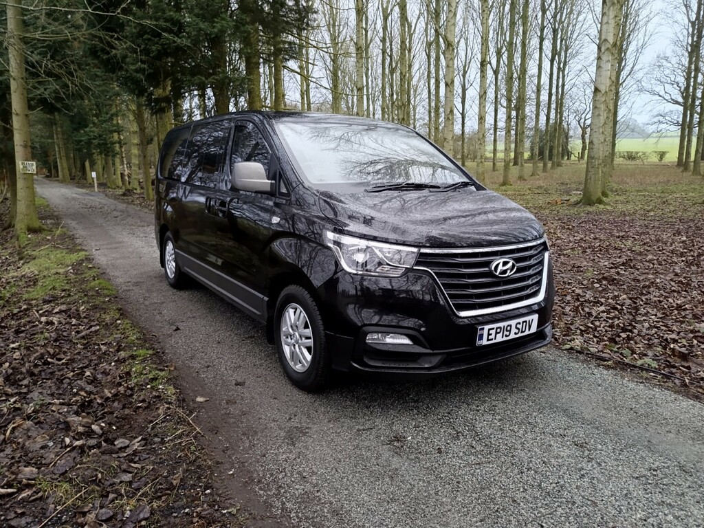 Hyundai I800 Mpv 2.5 I800 Se 2.5 Crdi 170Ps At My18 2019 Black #2
