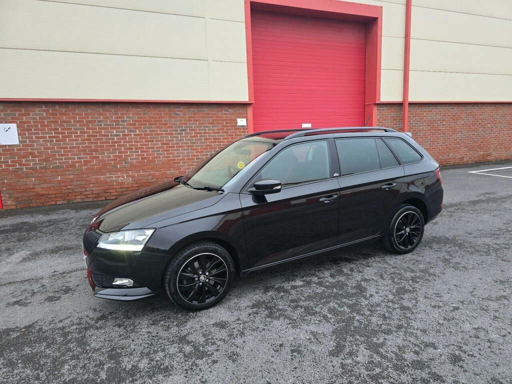 Skoda Fabia Estate DG21UNU Black #4