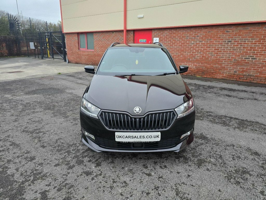 Skoda Fabia Estate DG21UNU Black #3