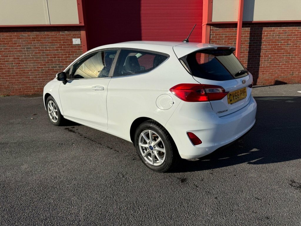 Ford Fiesta Fiesta Zetec T CV68PYF White #2