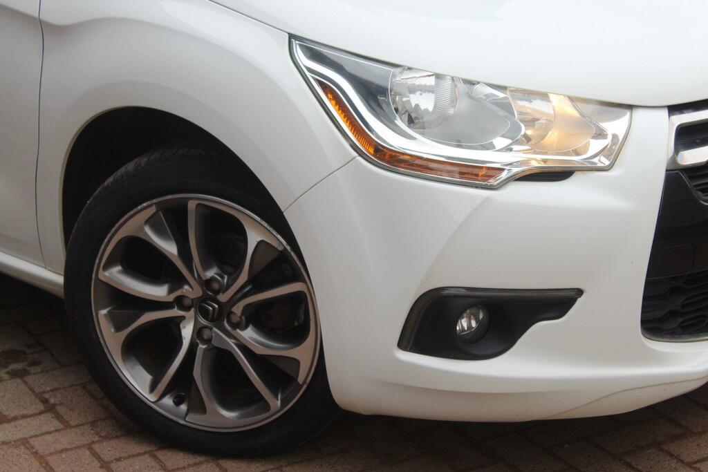 Citroen DS4 Hatchback LC15WGM White #2