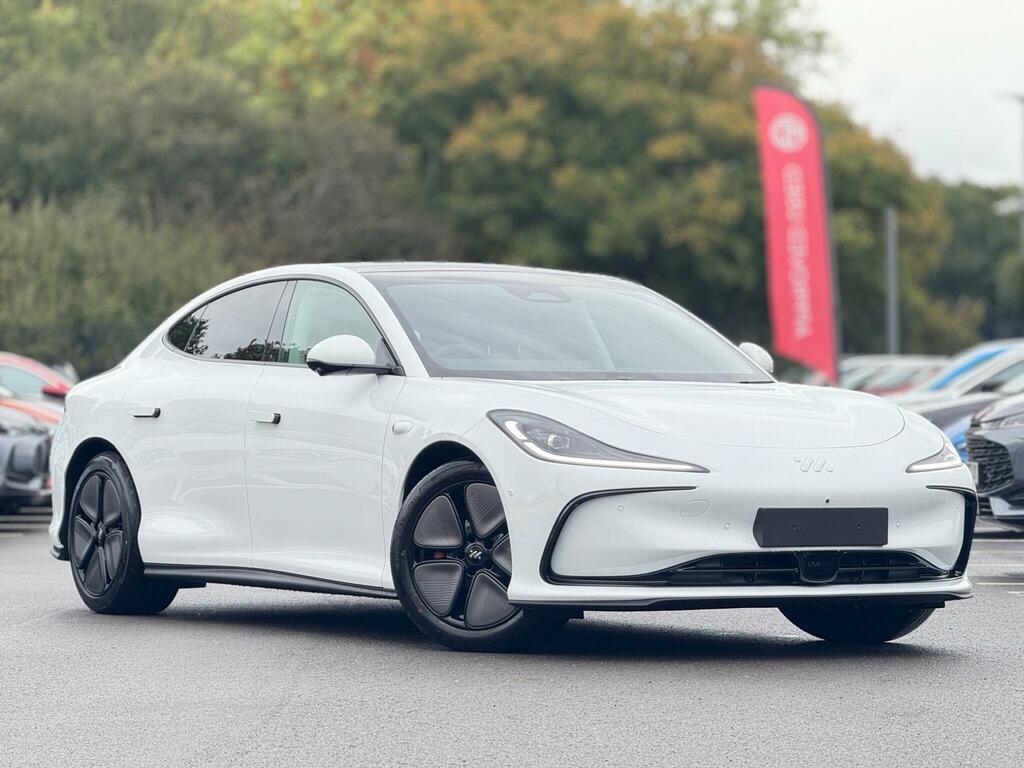 MG IM5 75Kwh Standard Range Saloon White